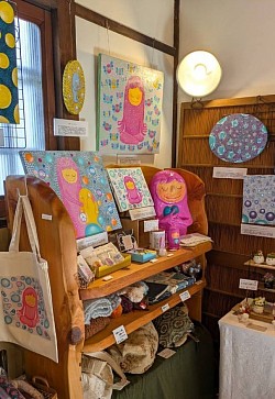 丸の世界　絵画、彫刻、グッズ等/Ann